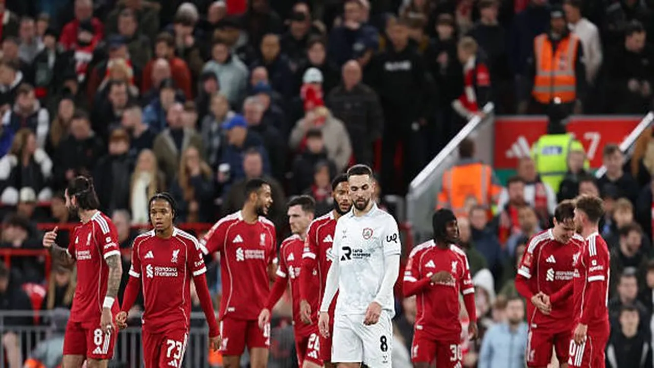 القنوات الناقلة وموعد مواجهة ليفربول وتوتنهام المرتقبة في الدوري الإنجليزي الممتاز